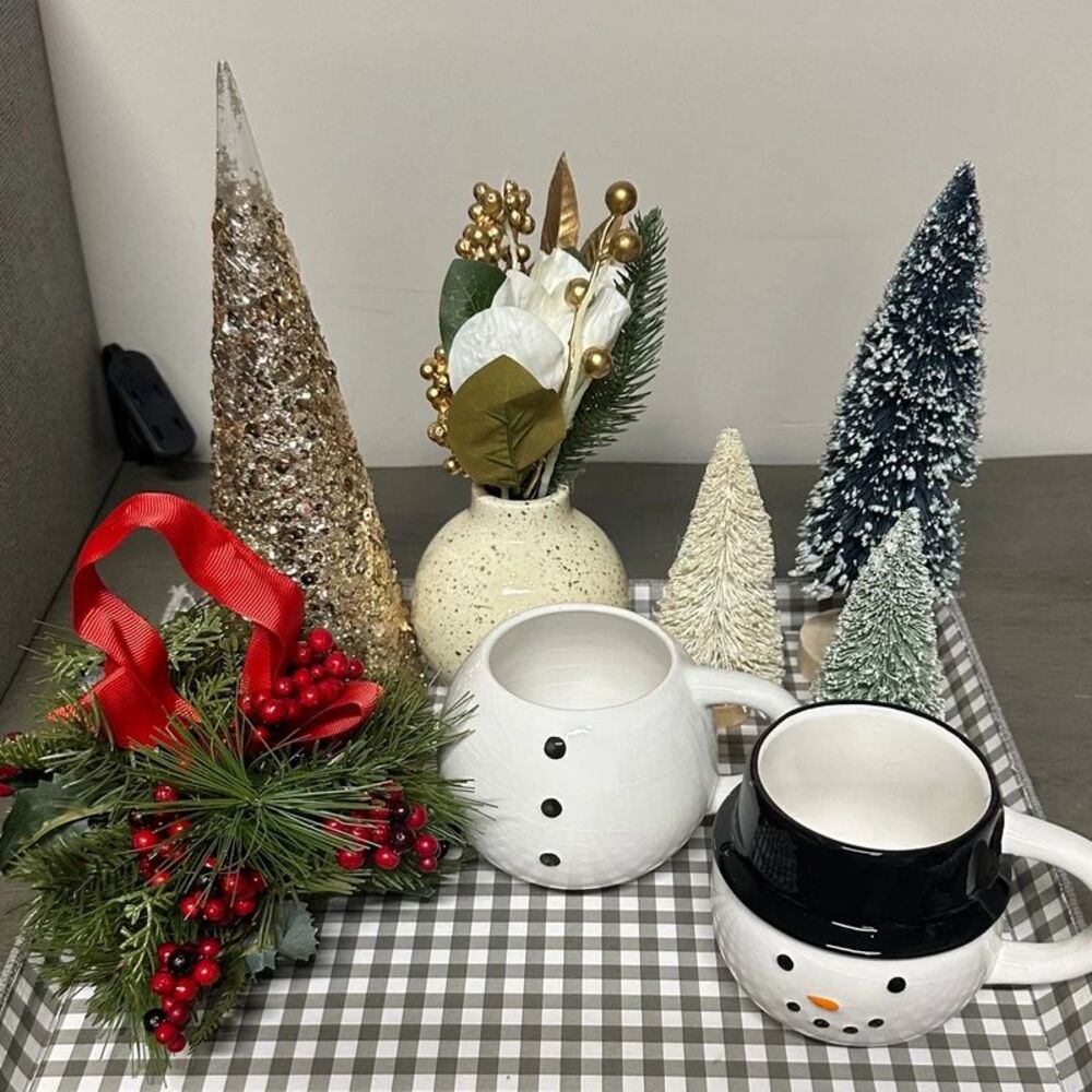 Christmas decor lot - 8 items